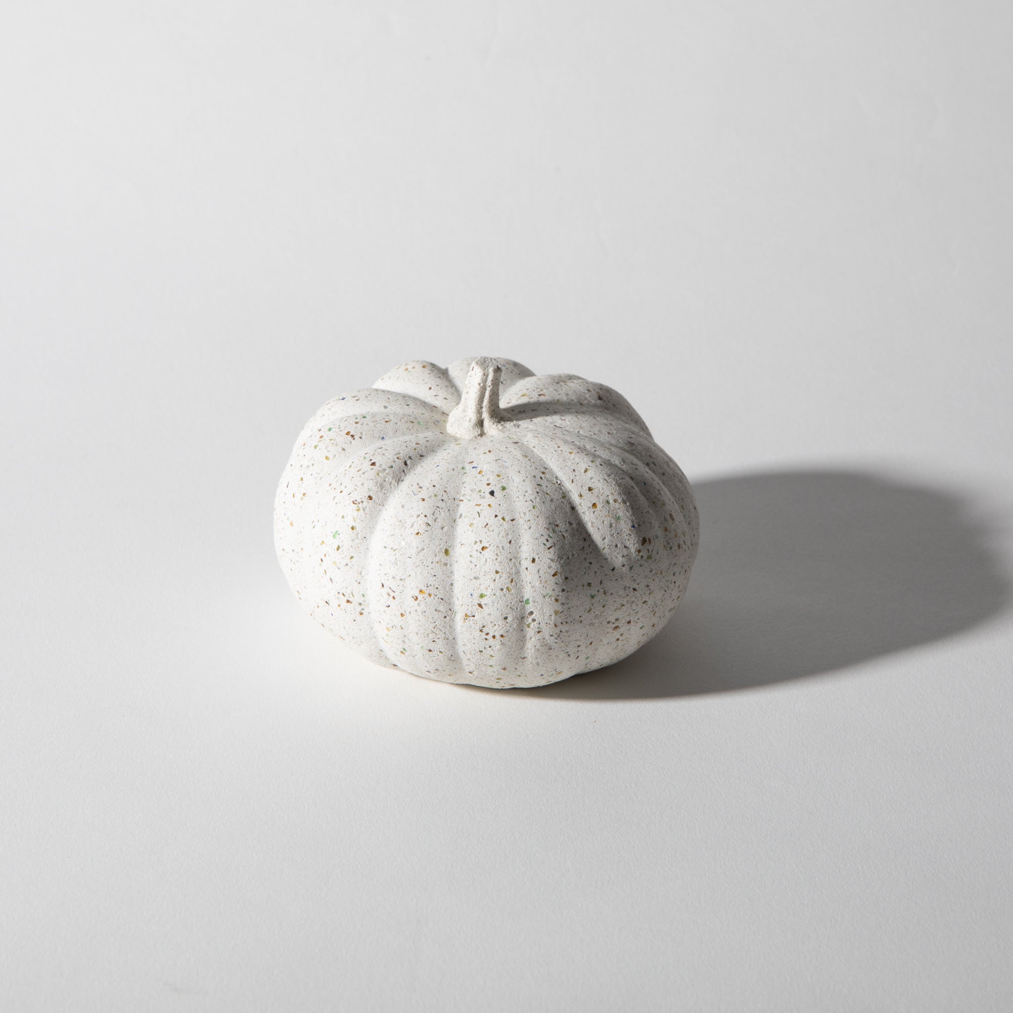Pretti.Cool Mini Pumpkin | White Terrazzo