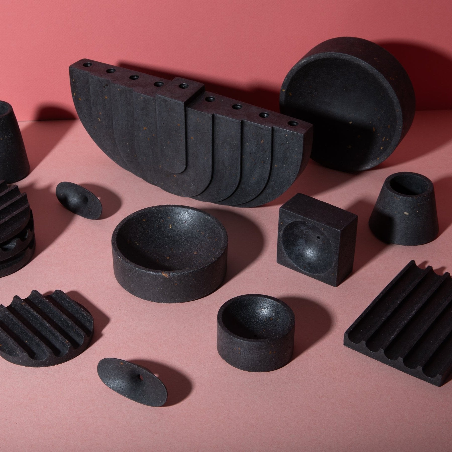 Pretti.Cool Round Incense Holder | Black Terrazzo