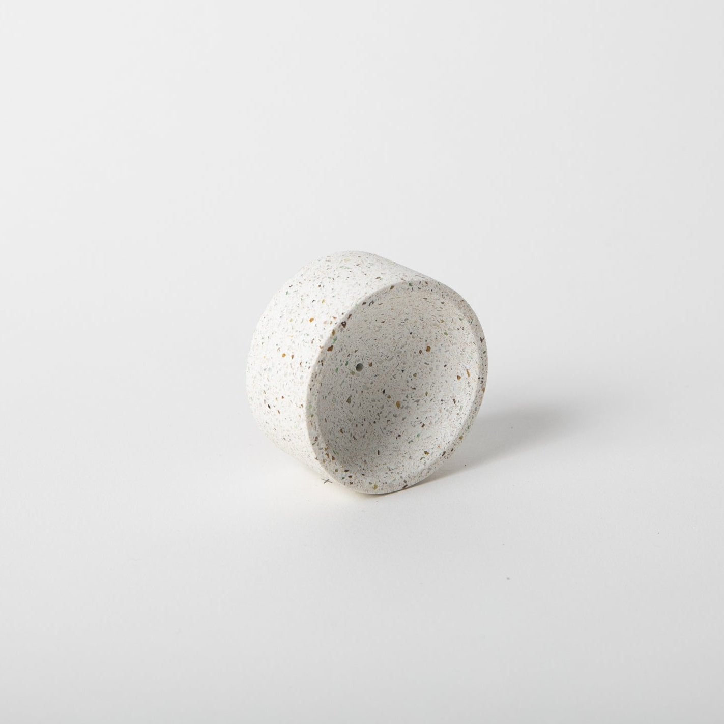 Pretti.Cool Round Incense Holder | White Terrazzo