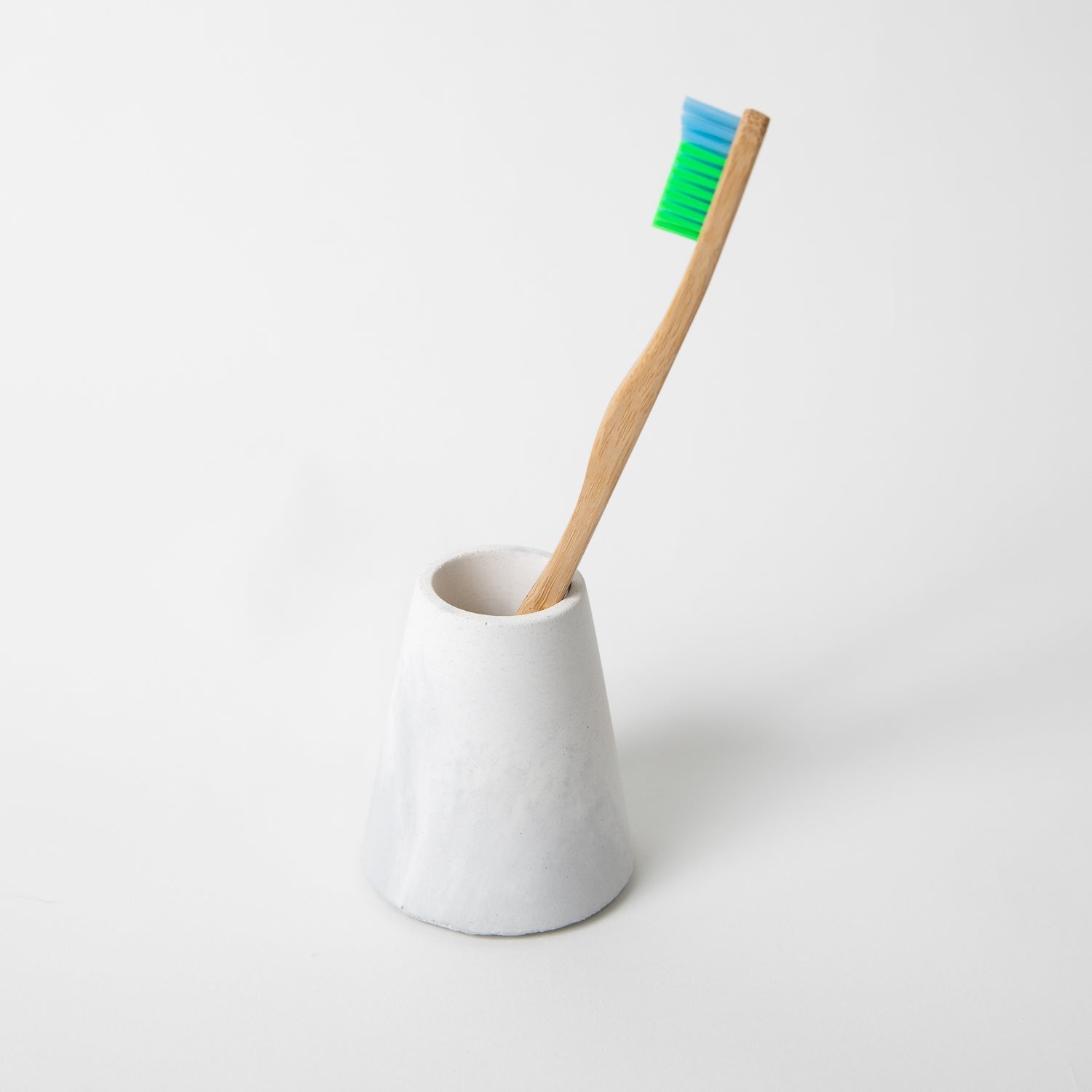 Pretti.Cool Toothbrush Holder | Grey & White