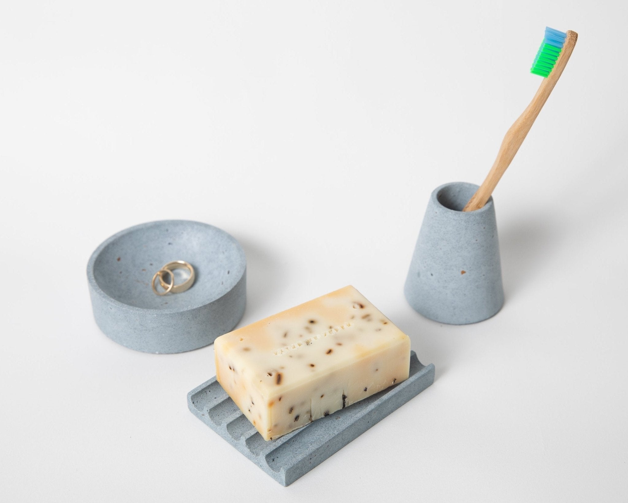 Pretti.Cool Toothbrush Holder | Light Blue Terrazzo
