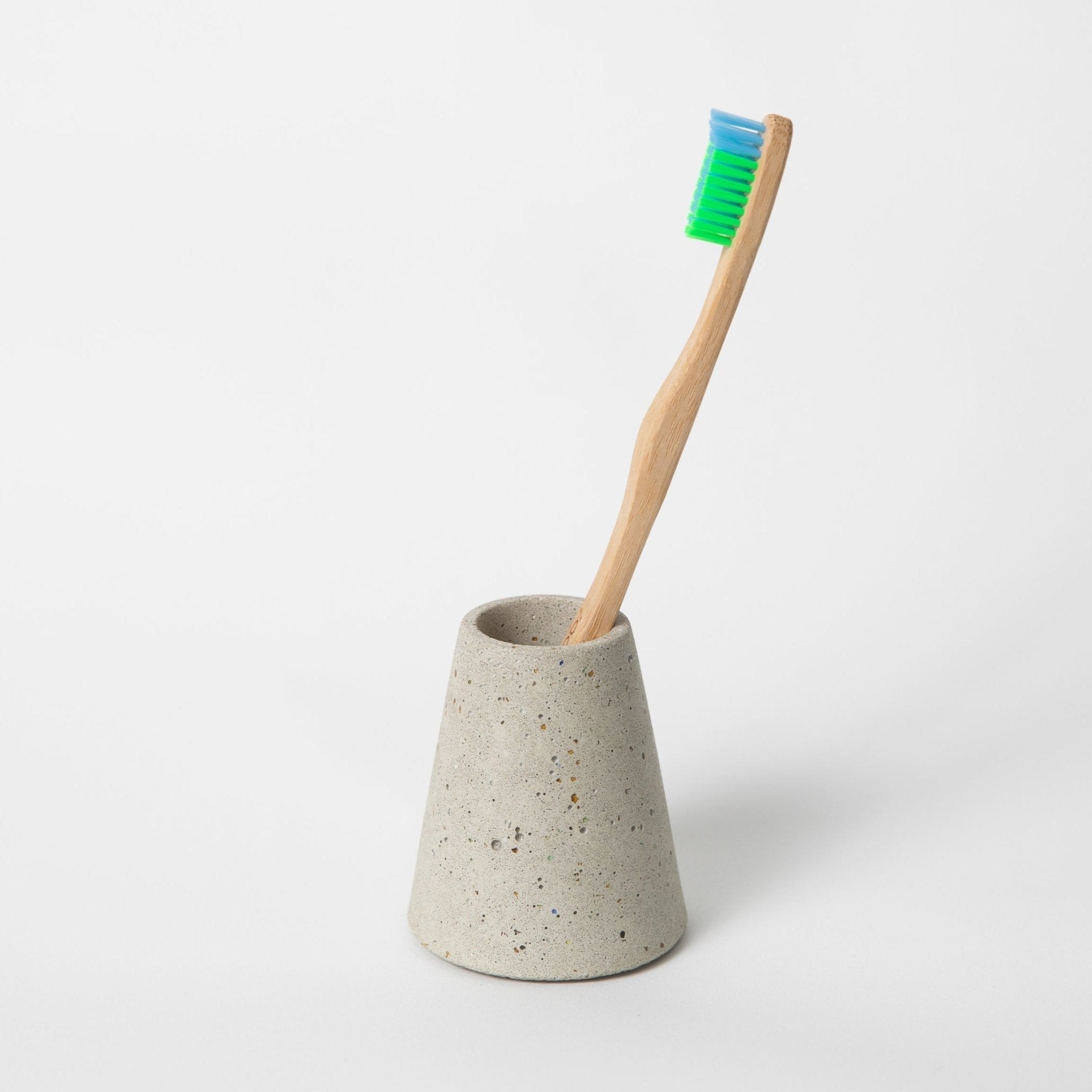 Pretti.Cool Toothbrush Holder | Natural Terrazzo