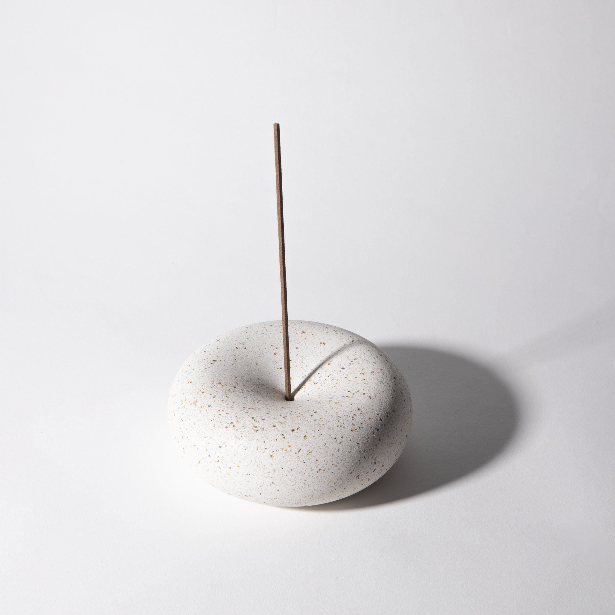 Pretti.Cool Bubble Incense Holder | White Terrazzo