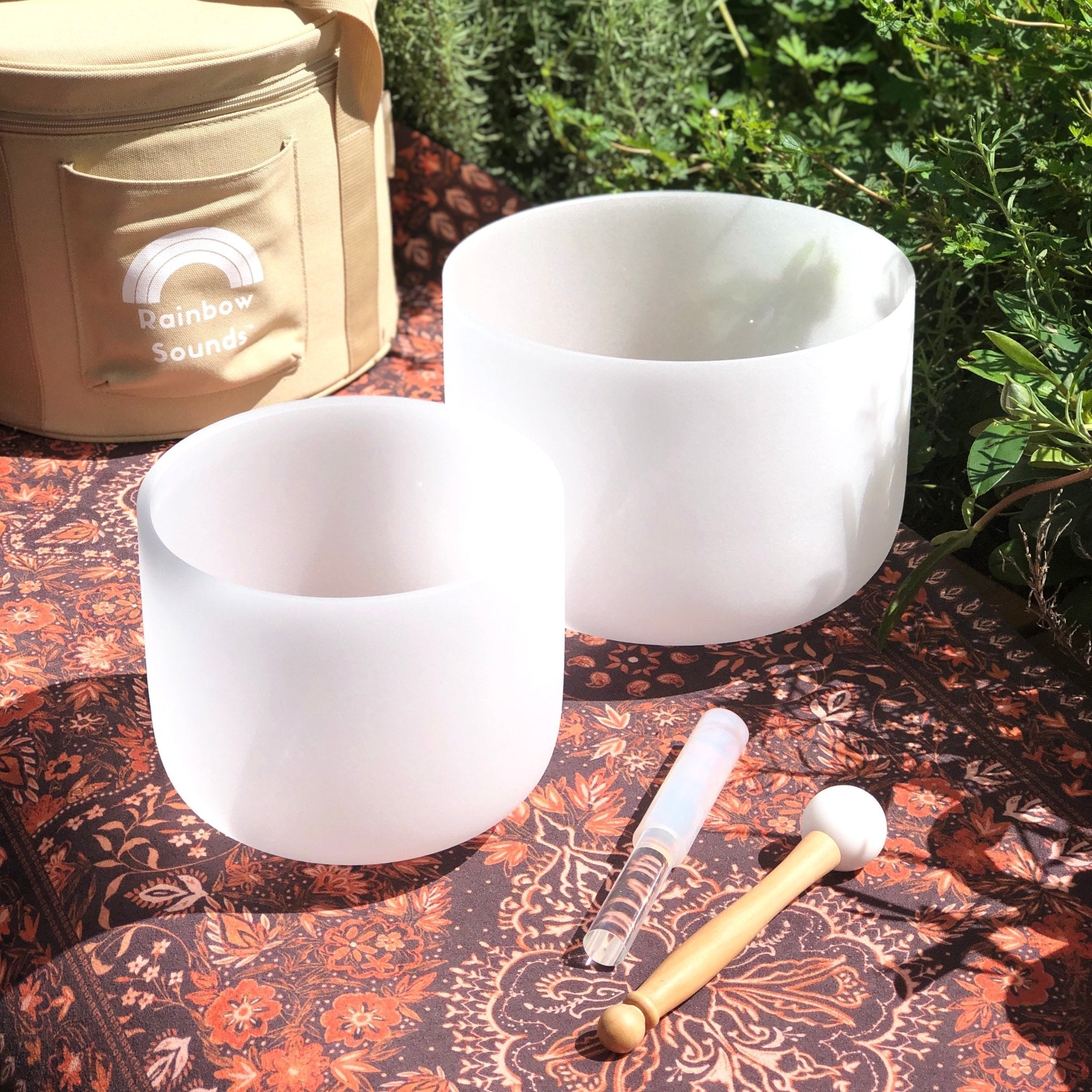 Rainbow Sounds USA Earth & Soul Stars︱Set of 2 Sound Therapy Bowls in Beige Carry Case