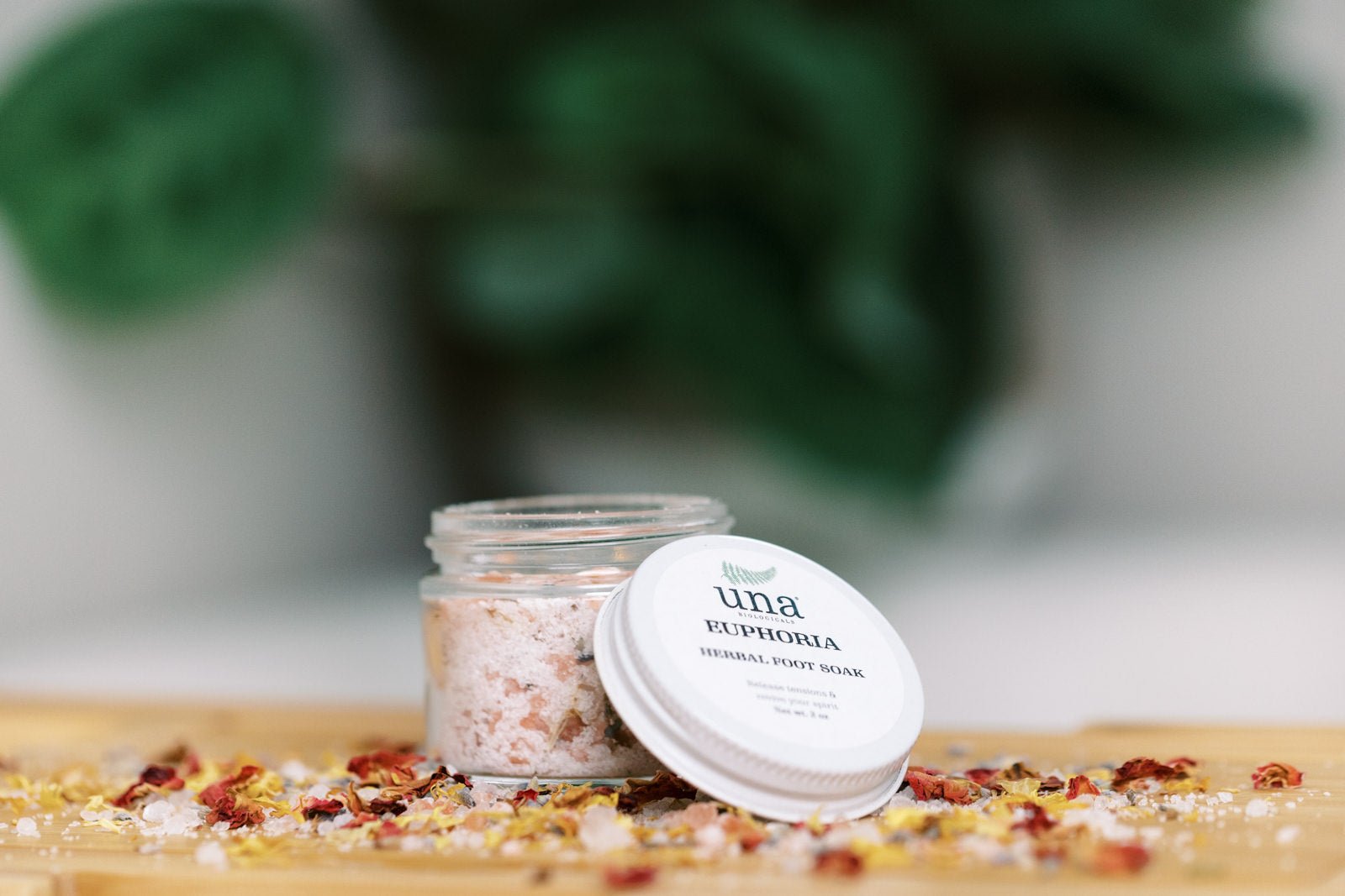 Una Biologicals® Muscle Ease Herbal Bath Salts | Botanical Bath | Una Biologials