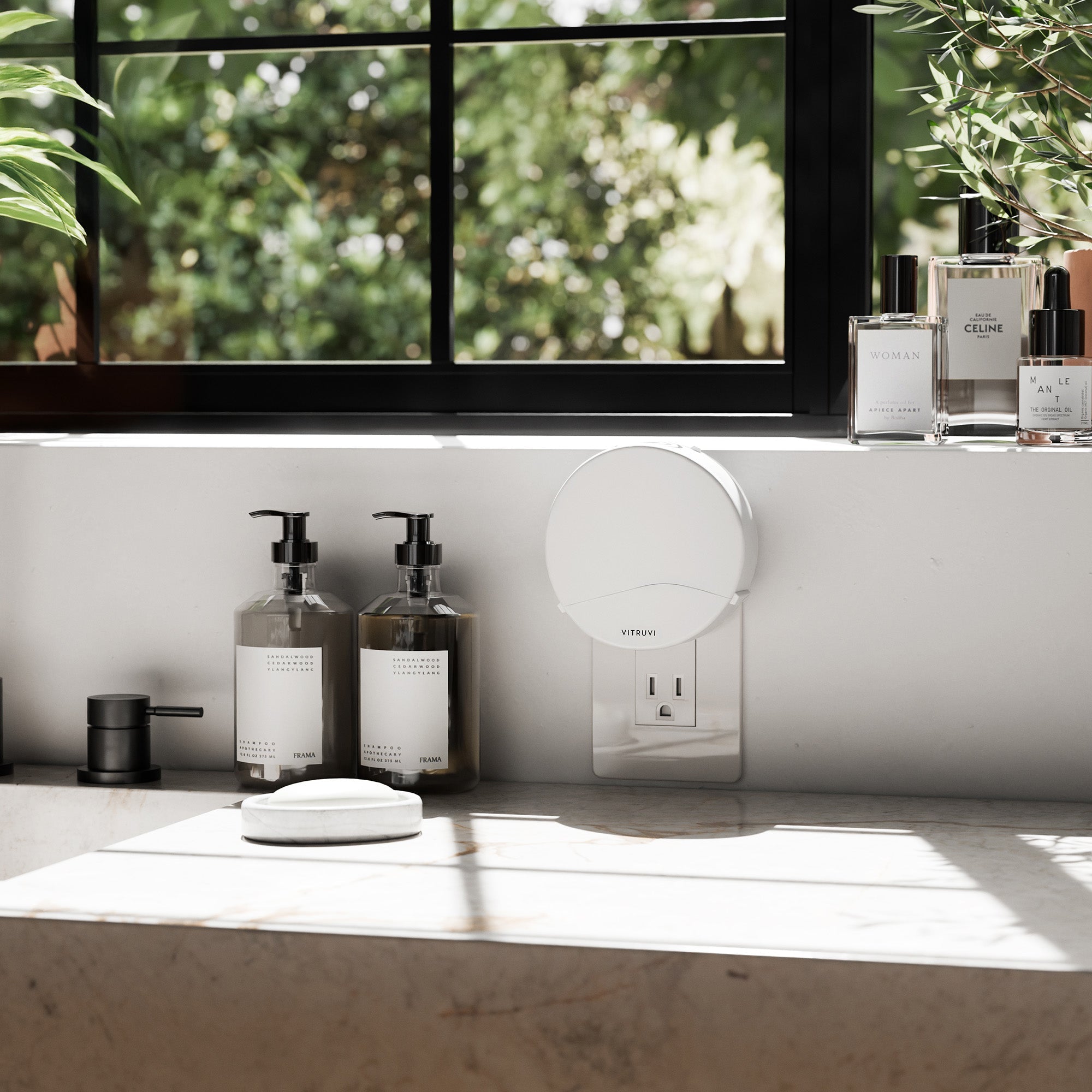 Vitruvi US Push Plug - In Wall Diffuser