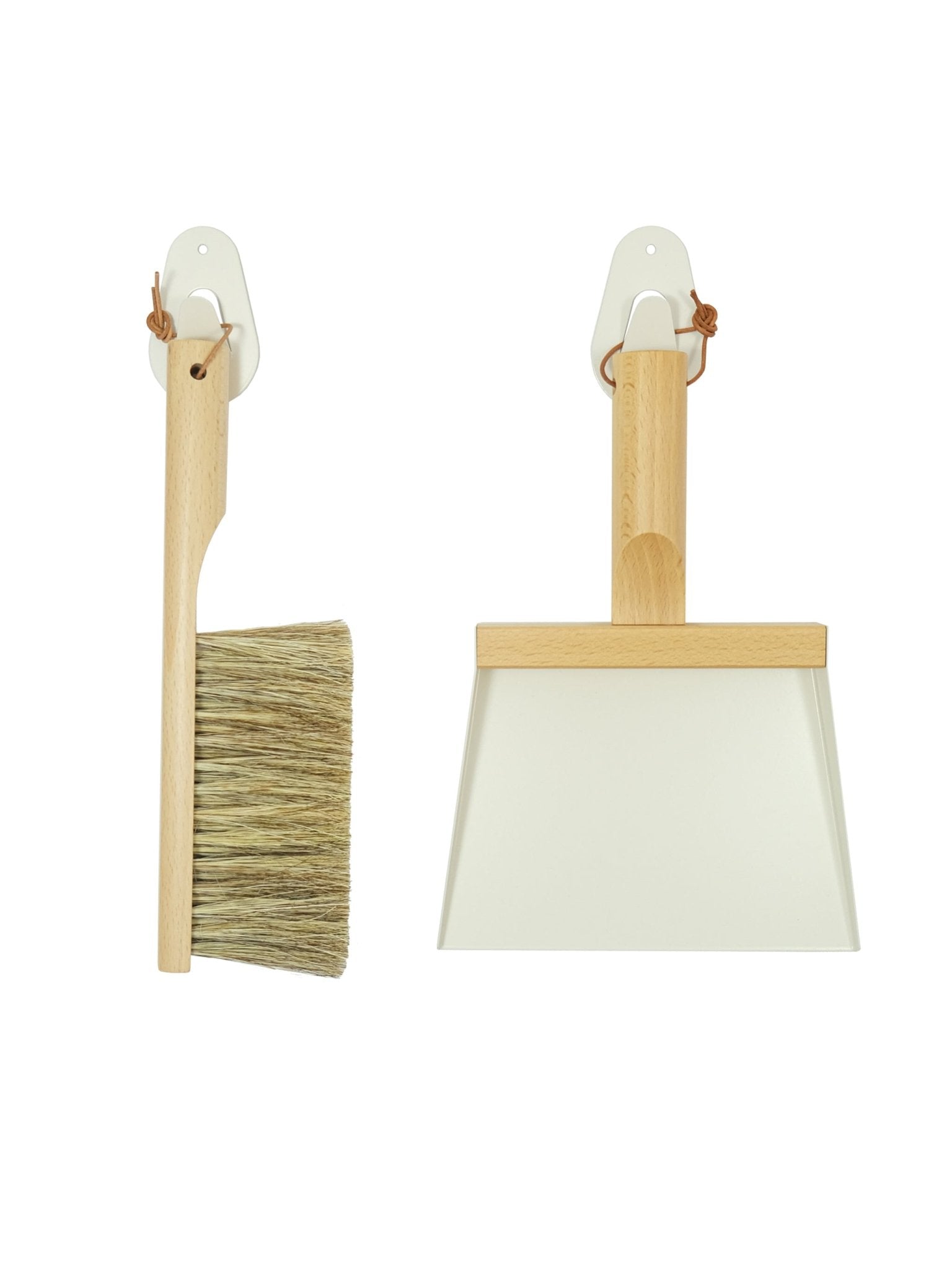 Andrée Jardin Mr. and Mrs. Clynk Hand Brush, Dustpan & Wall Hook Set - Thumbnail 4
